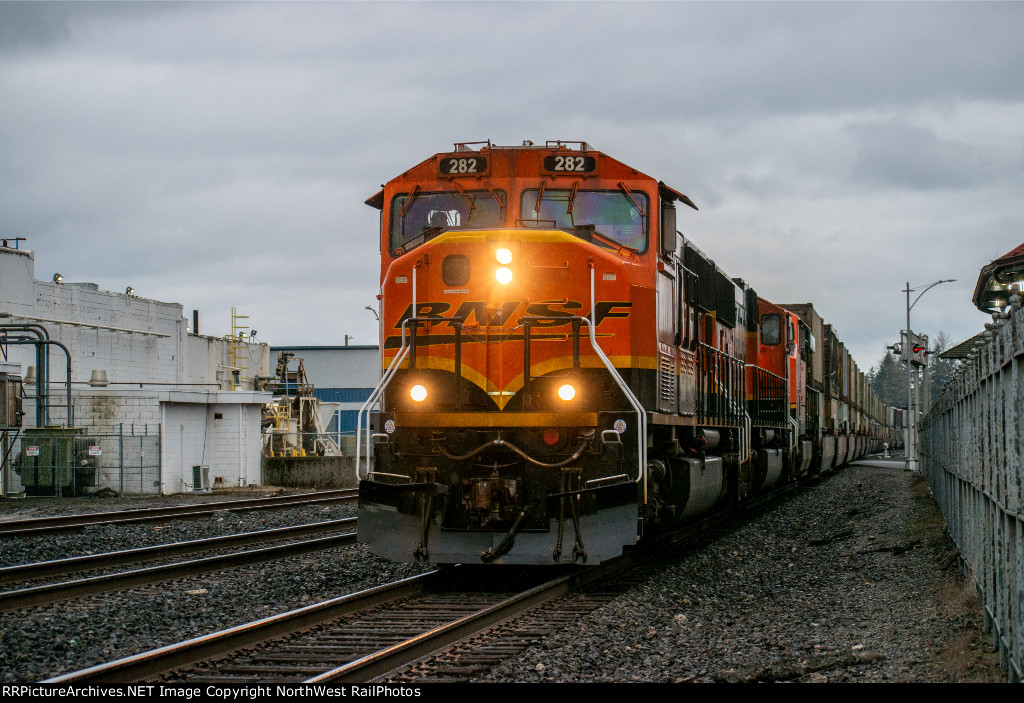 BNSF 282